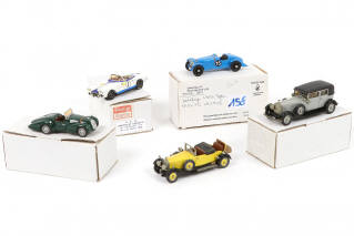 Lot 109 - DIVERS (5)