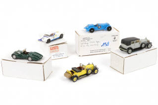 Lot 109 - DIVERS (5)