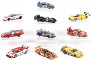 Lot 32 - DIVERS (10)