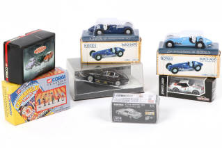 Lot 123 - DIVERS (7)
