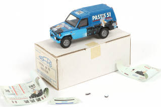 Lot 119 - DIVERS (6)