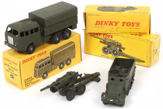 Lot 113 - DINKY TOYS (FRANCE) (3)