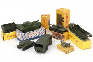 Lot 115 - DINKY TOYS (FRANCE) (7)