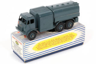 Lot 81 - DINKY TOYS (GB) (1)