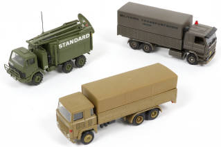 Lot 2 - DIVERS (3)