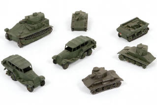 Lot 98 - DINKY TOYS (GB) (7)