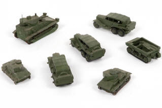 Lot 99 - DINKY TOYS (GB) (7)