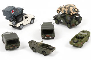 Lot 6 - DIVERS (8)