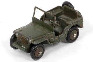 Lot 116 - DINKY TOYS (FRANCE) (9)