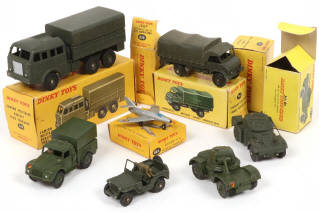 Lot 260 - DINKY TOYS (7)