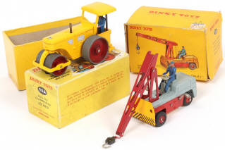 Lot 297 - DINKY TOYS (FRANCE) (1)