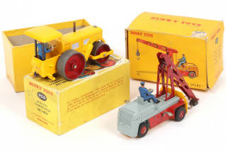 Lot 297 - DINKY TOYS (FRANCE) (1)