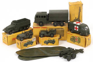 Lot 263 - DINKY TOYS (FRANCE) (6)