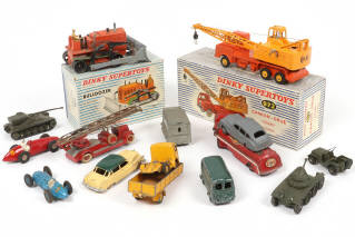 Lot 302 - DINKY TOYS (FRANCE) (14)