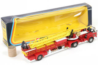Lot 100 - CORGI TOYS (GB) (1)