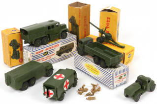 Lot 259 - DINKY TOYS (GB) (6)