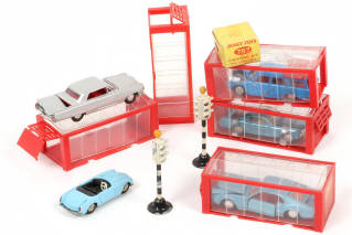 Lot 254 - DINKY TOYS (GB) (8)