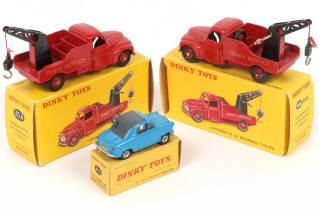 Lot 300 - DINKY TOYS (FRANCE) (3)