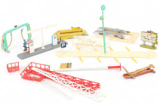 Lot 17 - DIVERS (15)