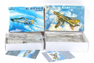 Lot 15 - KITTY HAWK (CHINE) (4)