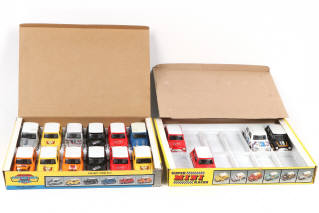 Lot 25 - DIVERS (5)