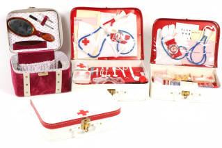 Lot 175 - DIVERS (4)