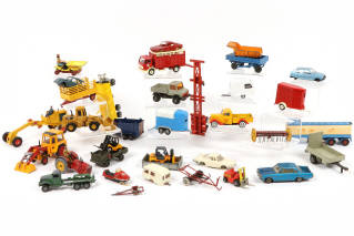 Lot 109 - DIVERS (30)