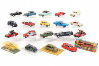 Lot 82 - DIVERS (20)