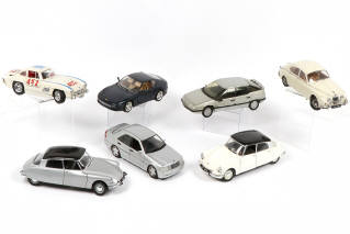 Lot 13 - DIVERS (7)