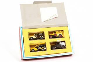Lot 104 - DIVERS (30)
