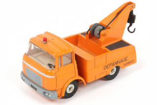 Lot 323 - DINKY TOYS (FRANCE) (1)