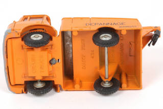 Lot 323 - DINKY TOYS (FRANCE) (1)