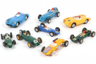 Lot 16 - SCALEXTRIC (FRANCE) (8)