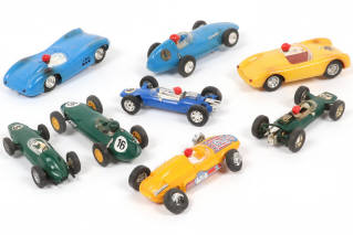 Lot 16 - SCALEXTRIC (FRANCE) (8)