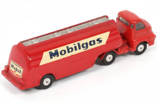 Lot 191 - CORGI TOYS (GB) (1)
