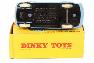 Lot 328 - DINKY TOYS (FRANCE) (1)