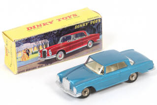 Lot 336 - DINKY TOYS (FRANCE) (1)