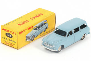 Lot 327 - DINKY TOYS (FRANCE) (1)