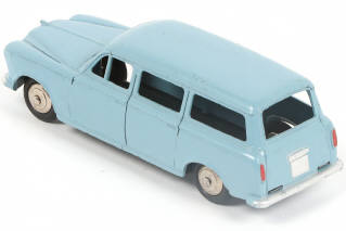 Lot 327 - DINKY TOYS (FRANCE) (1)