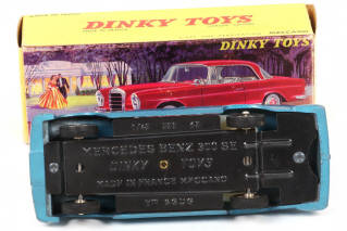 Lot 335 - DINKY TOYS (FRANCE) (1)