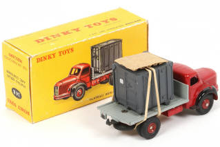 Lot 339 - DINKY TOYS (FRANCE) (1)