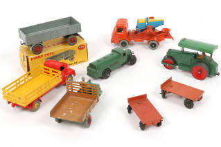 Lot 312 - DINKY TOYS (GB) (8)