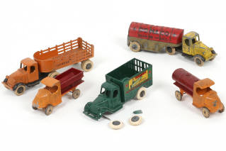 Lot 138 - TOOTSIETOY (USA) (5)