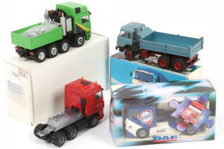 Lot 85 - DIVERS (4)