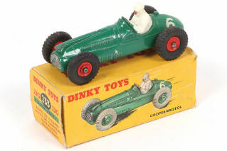 Lot 295 - DINKY TOYS (GB) (1)