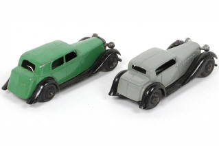 Lot 301 - DINKY TOYS (GB) (2)