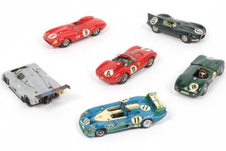 Lot 60 - DIVERS (6)