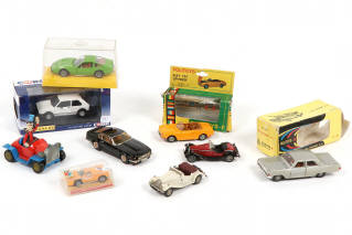 Lot 71 - DIVERS (9)