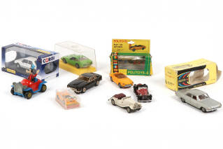 Lot 71 - DIVERS (9)