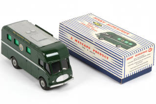 Lot 379 - DINKY TOYS (GB) (1)